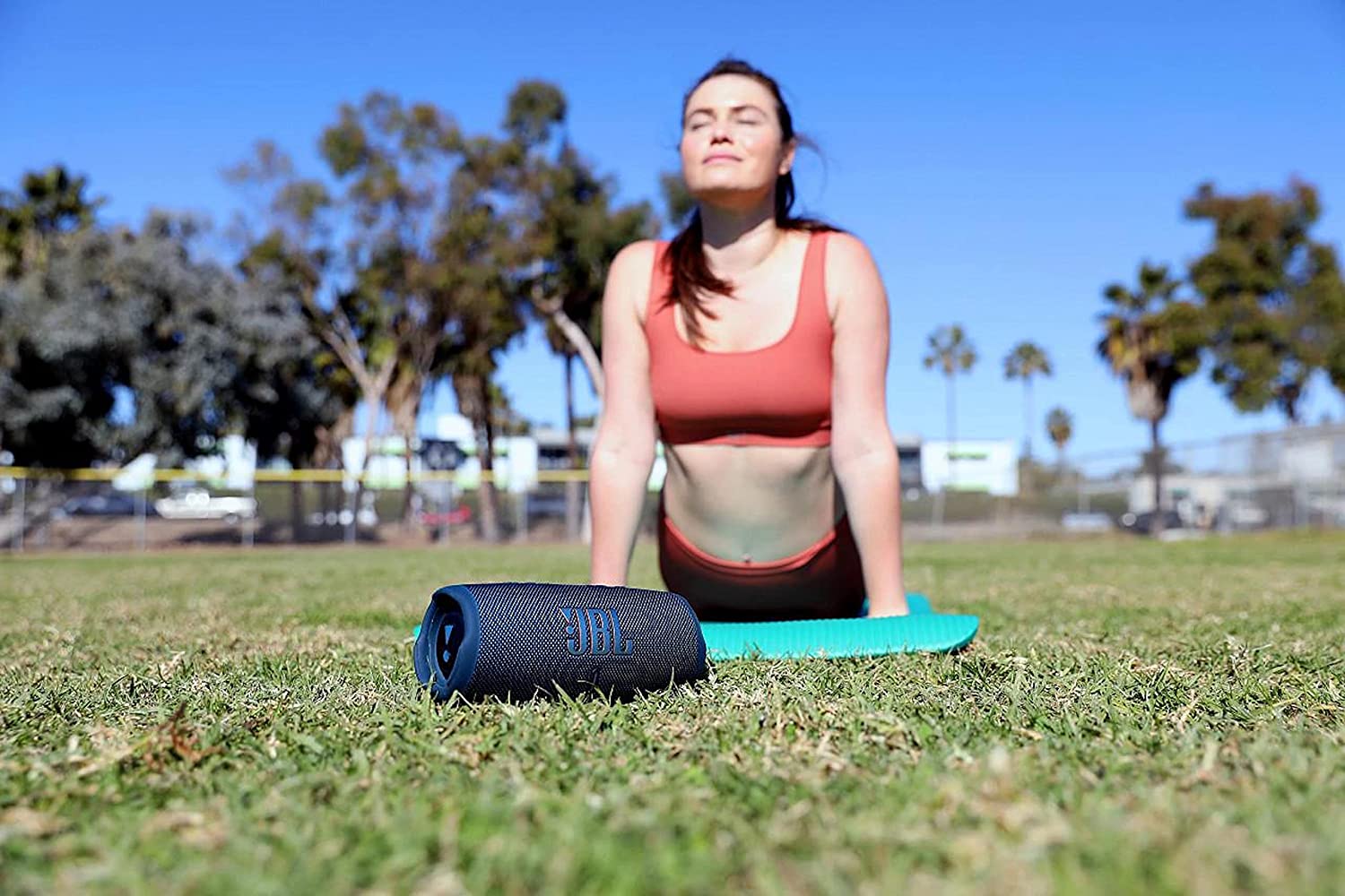 JBL CHARGE 5 - Portable Bluetooth Speaker with IP67 Waterproof and USB Charge out
