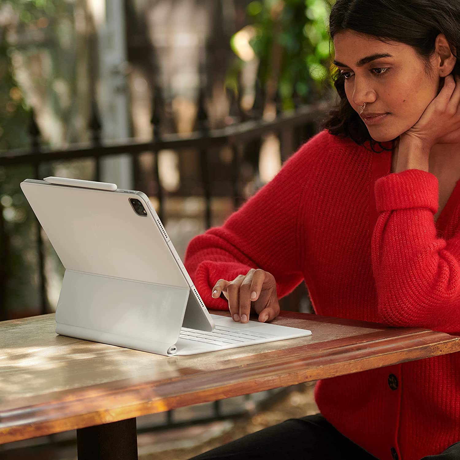Apple Magic Keyboard for iPad Pro 11-inch (3rd, 2nd and 1st Generation) and iPad Air (5th and 4th Generation) - US English